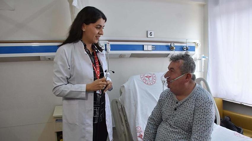 KOAH atakları ölüm korkusunu yaşattı ve sigarayı bıraktı! 'Yurt dışına çıkmayı düşünürken kapının önüne çıkamaz hale geldim'