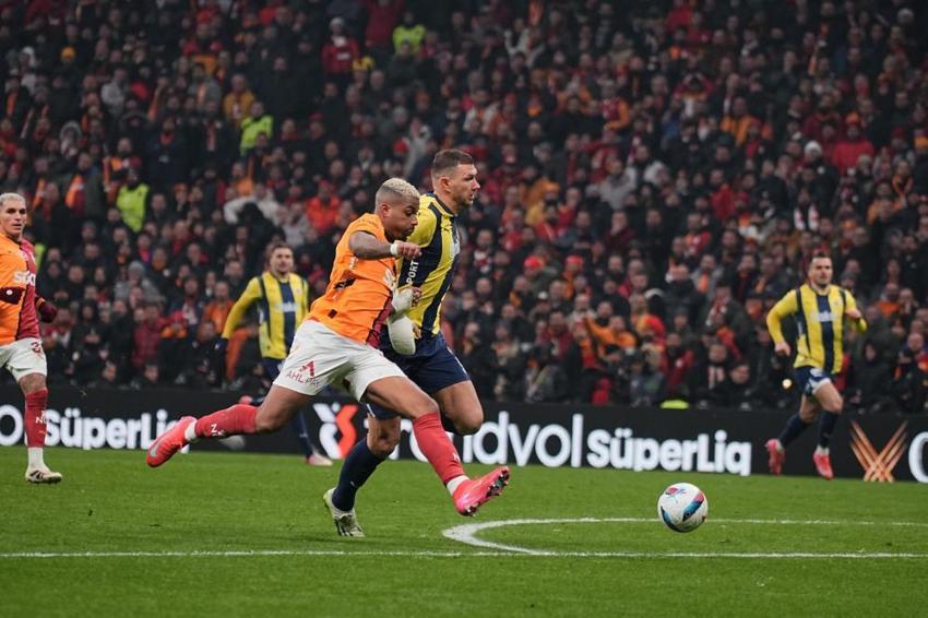 Galatasaray-Fenerbahçe maçı başladığı gibi bitti