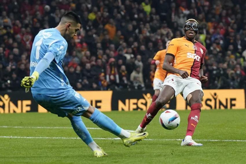 Galatasaray-Fenerbahçe maçı başladığı gibi bitti