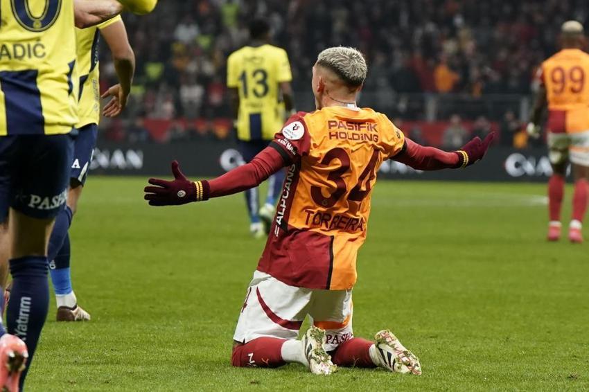 Galatasaray-Fenerbahçe maçı başladığı gibi bitti