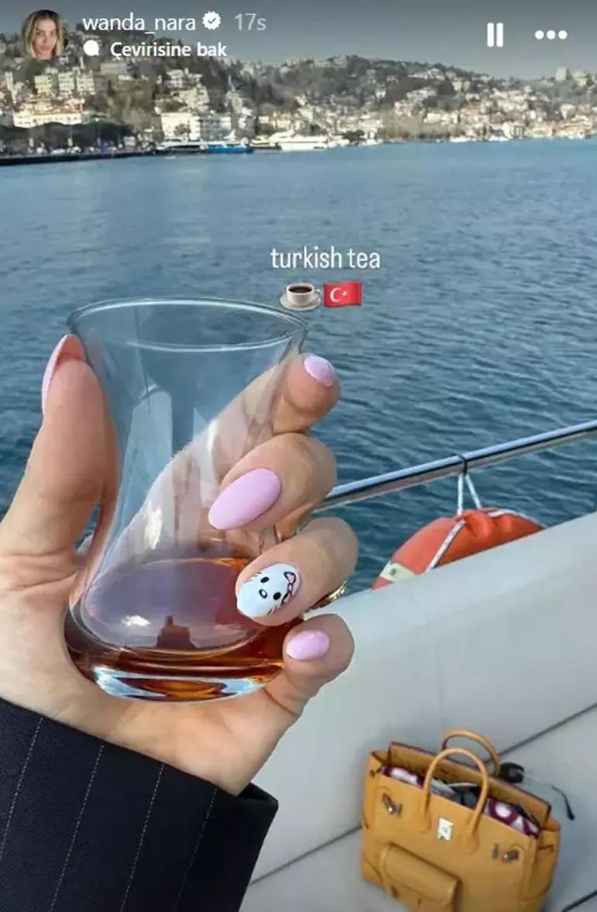 Wanda Nara 'Yılın kadını' ödülünü aldı elbisesi dikkat çekti