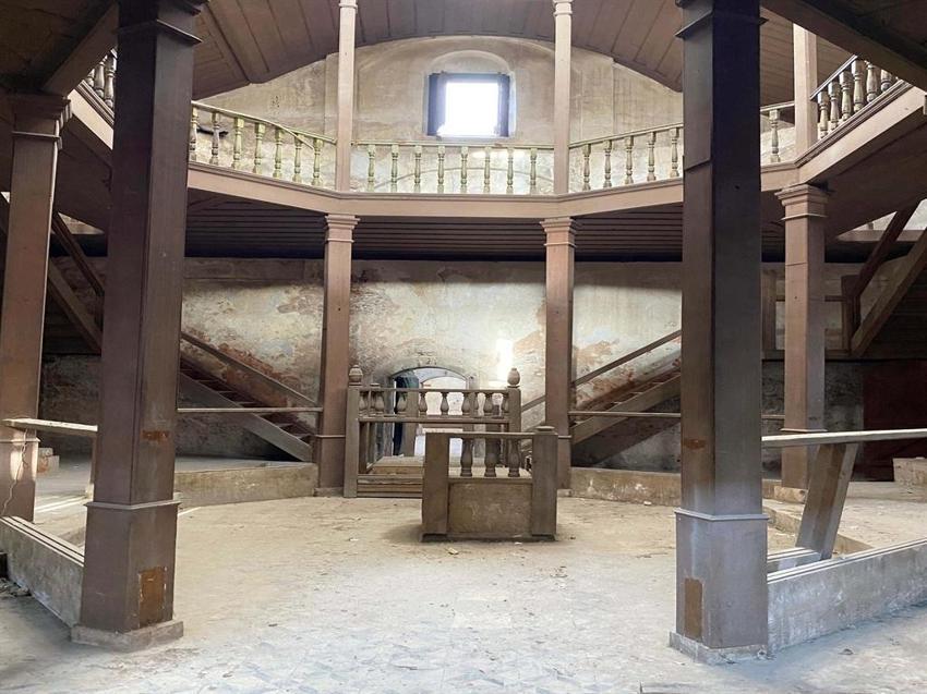Anıtsal yapı olarak tescil edilen tarihi hamam satılıyor