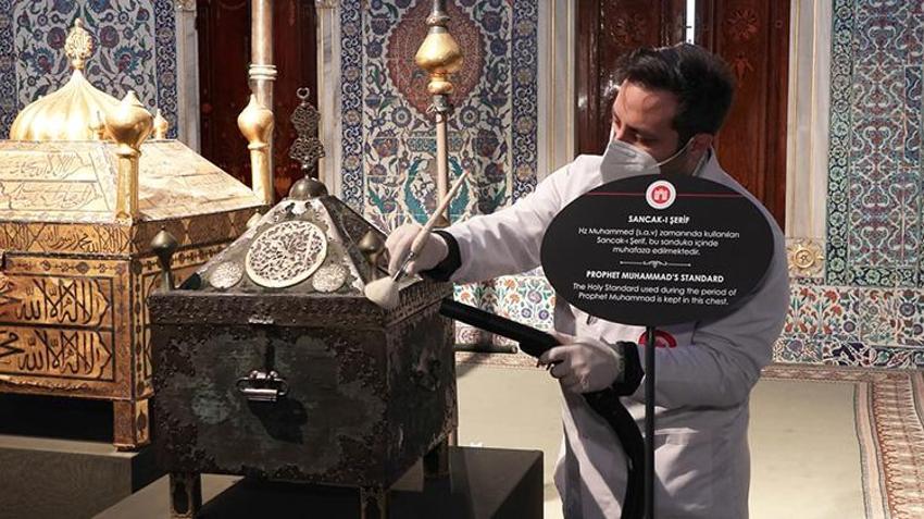 Topkapı Sarayı'nda bulunan kutsal emanetler ramazan ayına hazırlanıyor