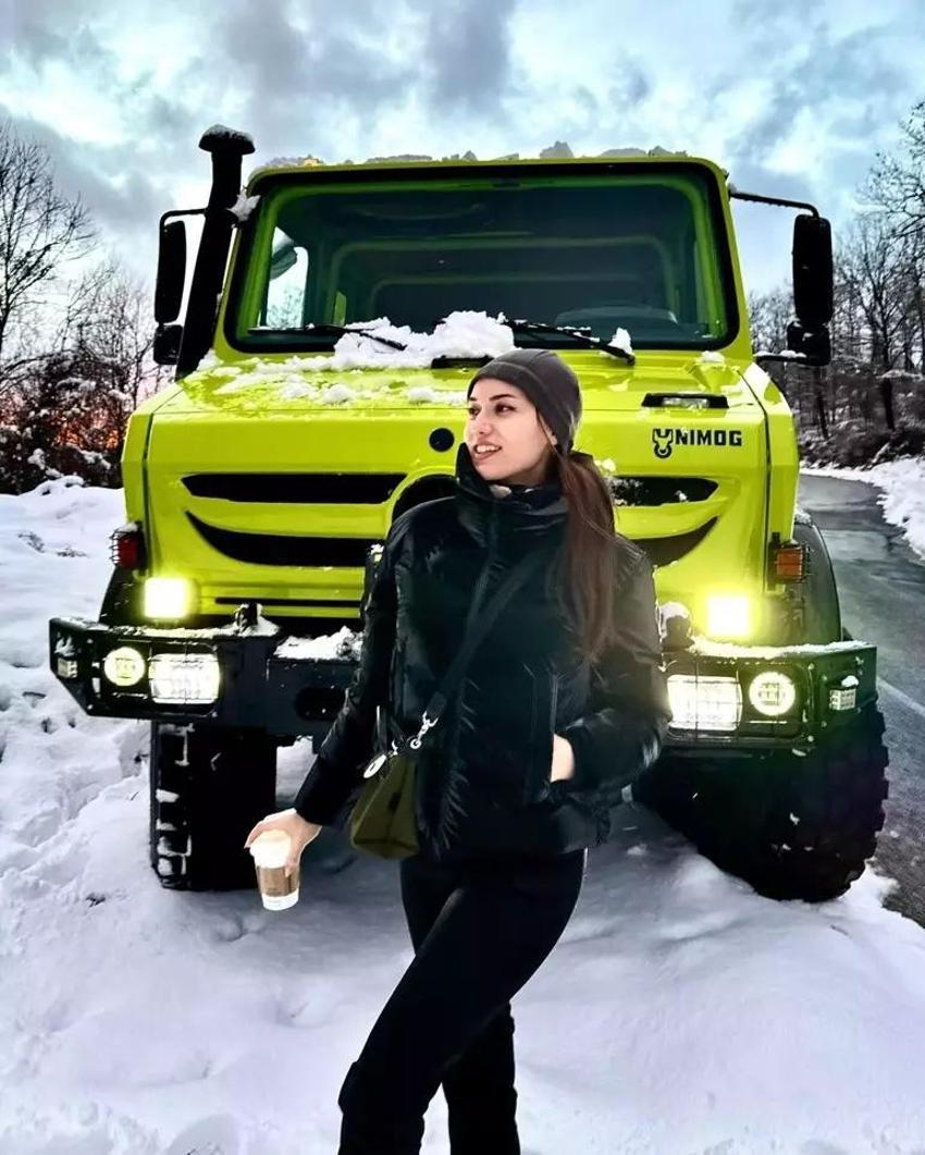 Fahriye Evcen kamyonunu paaylaşmaya doyamadı