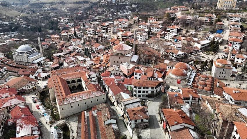 Safranbolu'daki asırlık camiler Ramazan ayına hazırlanıyor