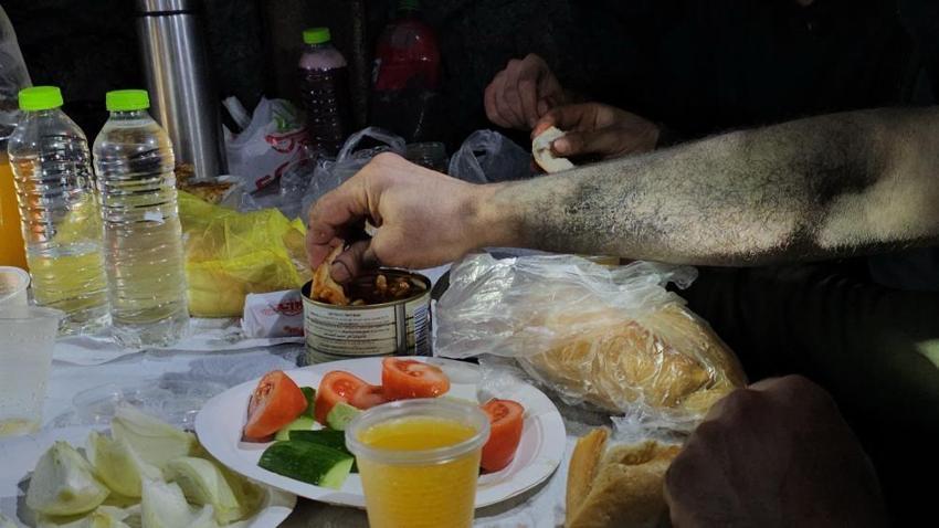 Yerin 200 metre altında ilk sahur! Zonguldaklı madenciler Ramazan ayını karşıladı