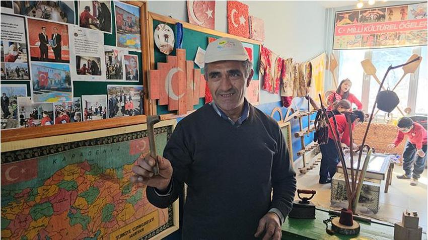 Lise yıllarında topladı, öğretmen olunca sergiledi! Zonguldak'ta 5 öğrencili okulda müze açtı