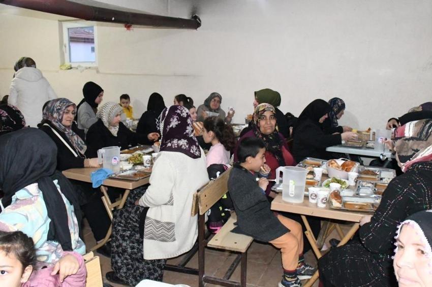 Bu köyde 5 yıldır tek iftar sofrası kuruluyor