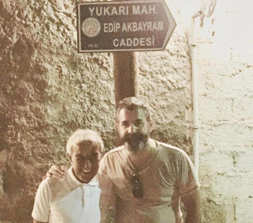 Ünlü isimler Edip Akbayram'ı paylaştı! 'Bir dost kaybetmek ne acı'