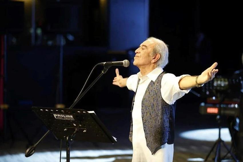 Ünlü isimler Edip Akbayram'ı paylaştı! 'Bir dost kaybetmek ne acı'