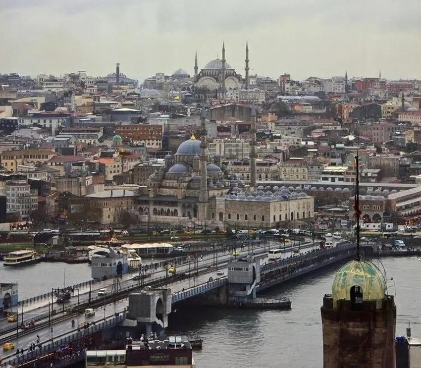 Kainat güzeli aşk acısına çareyi Türkiye'de buldu!
