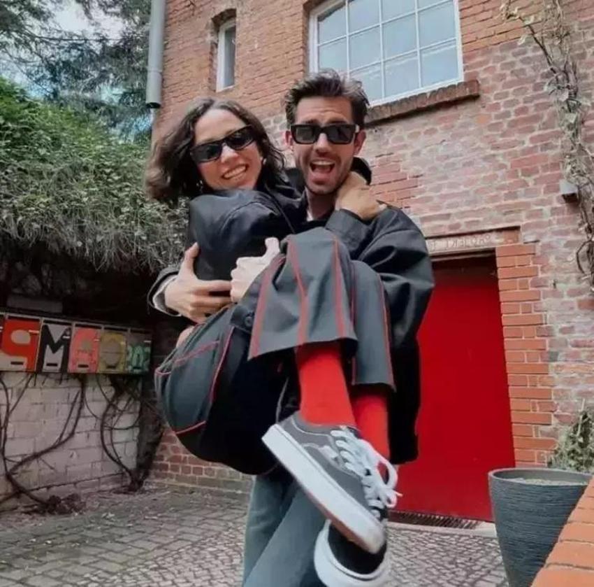 Zeynep Bastık ve Serkay Tütüncü yaz tatiline çıktı!