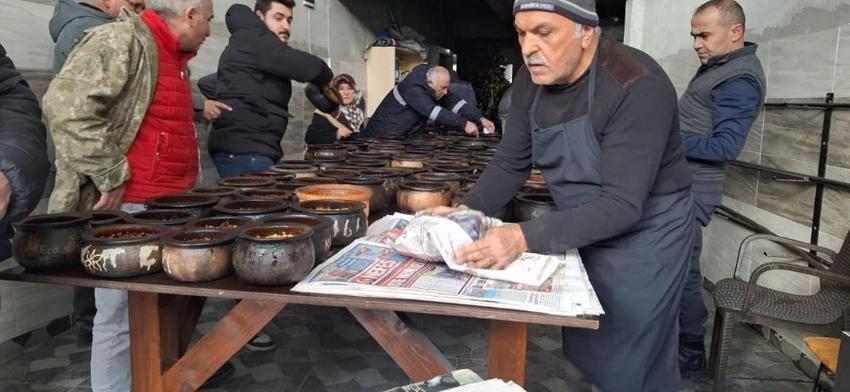 8 saatte pişiyor, yemek hazır olunca kaleden davul çalınıyor! Ramazan geleneği yüzyıllardır yaşatılıyor