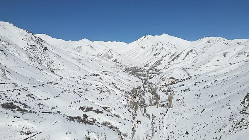 Bayburt'ta sıfırın altında 20 derecede yaşam mücadelesi! Dağ köyünde balık yetiştiriyorlar