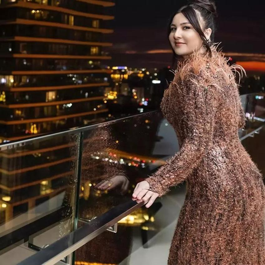 Yasemin Sakallıoğlu itiraf etti! 'Konservatuvarı biriktirdiğim çeyreklerle okumuştum'