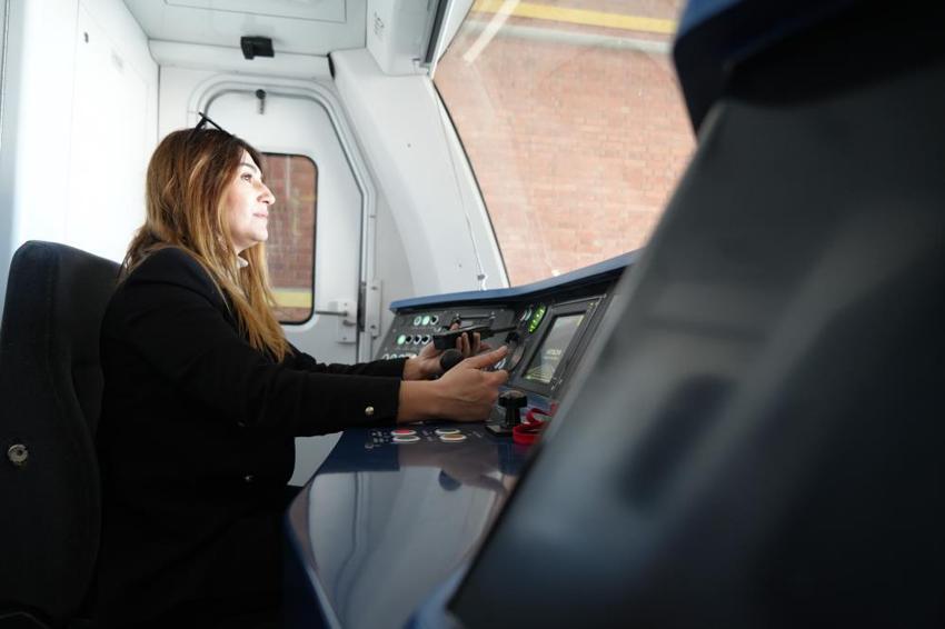 Hayallerine giden yolda engel tanımadı, vatmanlık hayalini gerçekleştirdi