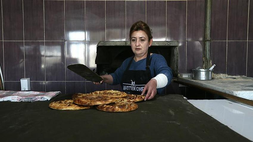 Eşinin vefatının ardından fırınını devraldı, 'Hatırası var' deyip ustalaştı! Depreme rağmen pes etmedi
