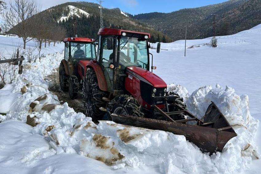Özel aparat üretti, karlı yolları aştı! Kastamonu muhtar sosyal medyada gündem oldu