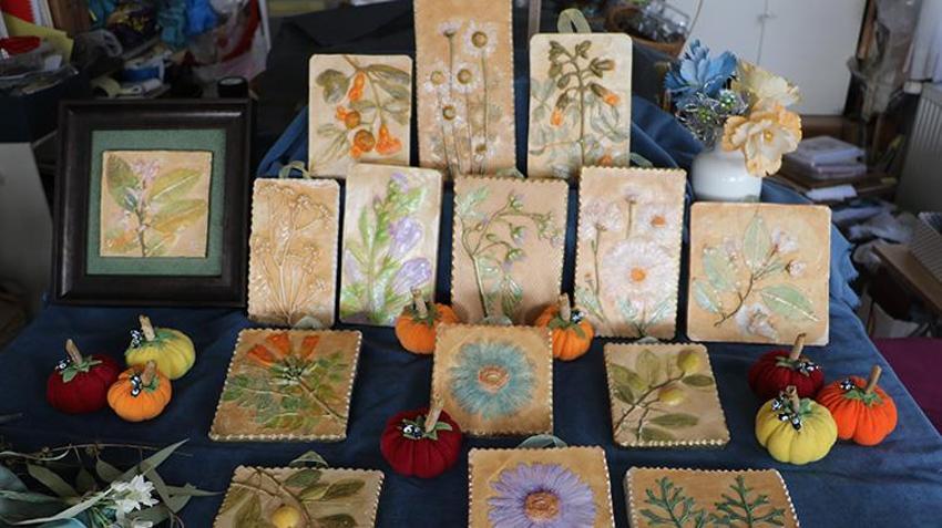 Samsun'da doğanın atıkları sanatla buluşuyor: Doğadan topladığı çiçek ve yaprakları ölümsüzleştiriyor