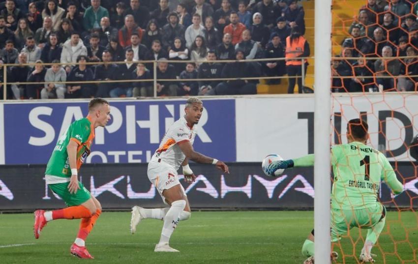 Frankowski, Morata, Eren Elmalı hepsini resmen haşladı: Sahada yok, Galatasaray'ın oyuncusu olamaz