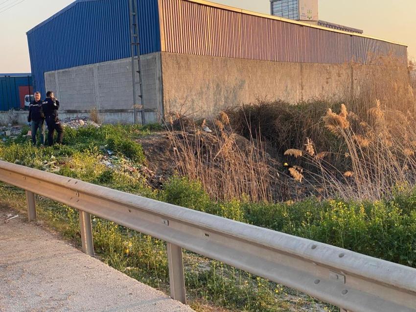 Aracı arıza yapınca fark etti! Korkunç görüntüyü hemen ihbar etti