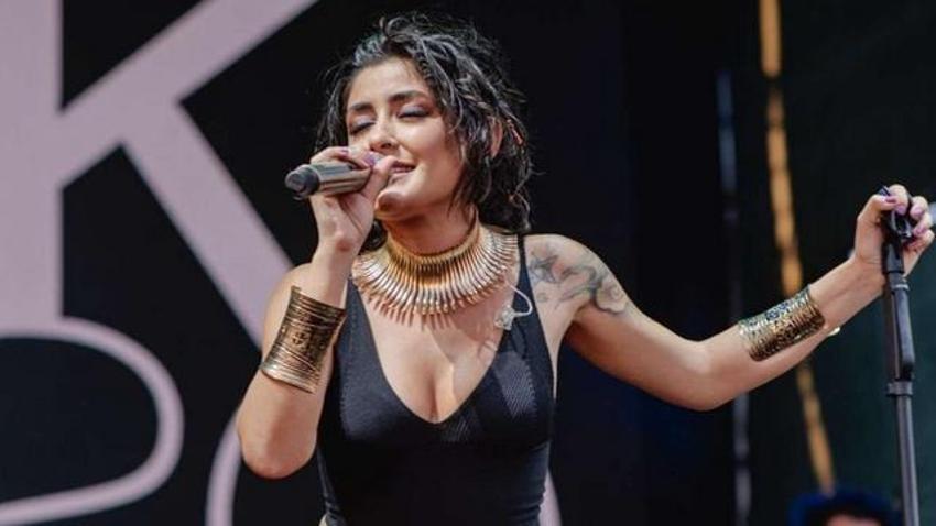 Melek Mosso tatilde hastanelik oldu! Paylaşımı korkuttu