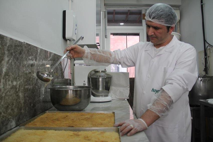 Giresun'a özgü lezzetler, fındıklı sütlü kadayıf ve fındık ezmeli kadayıf tatlısı Ramazan sofralarının vazgeçilmezi oldu