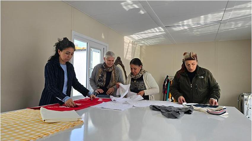 Hatay'da depremzede kadınlara ekmek kapısı açıldı! Gönüllü eğitmenler ön ayak oldu