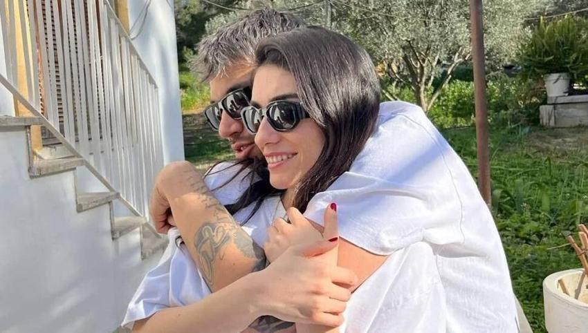 Hazar Ergüçlü aşktan uçuyor! Sürpriz evlilik açıklaması geldi