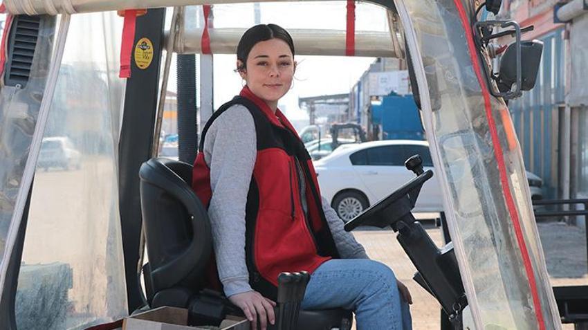 Kayserili kız ağabeyine özendi sanayide çırak oldu! 'Sanayide çalışmayı seviyorum'