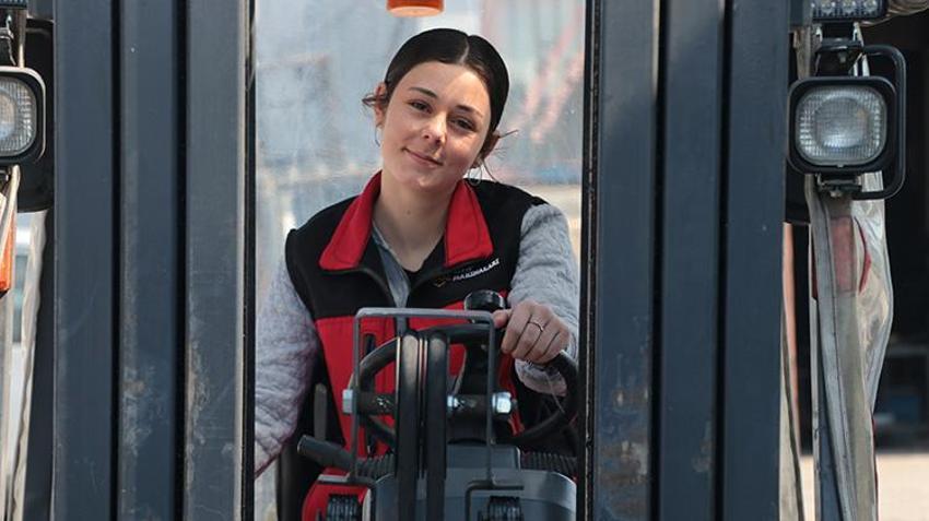 Kayserili kız ağabeyine özendi sanayide çırak oldu! 'Sanayide çalışmayı seviyorum'