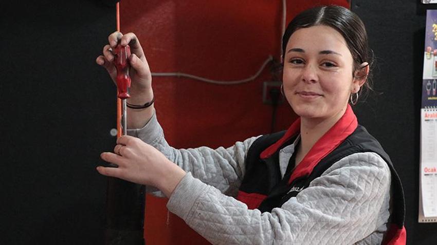 Kayserili kız ağabeyine özendi sanayide çırak oldu! 'Sanayide çalışmayı seviyorum'