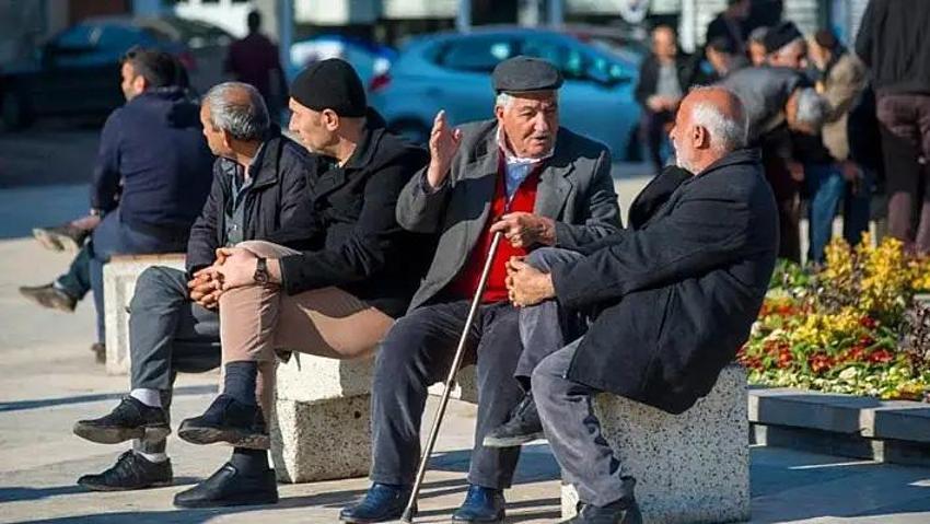 Türkiye nüfusunda yaşlanma hızında artış! İstatistik belli oldu! İşte 100 yaşın üstündeki kişi sayısı