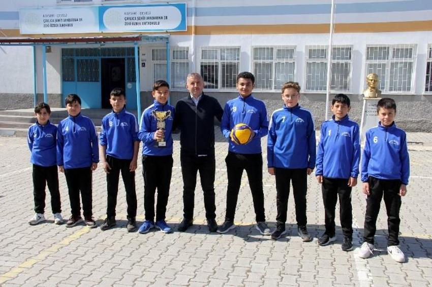 Kayseri'de köy okulunda başladılar, kısa sürede şampiyon oldular