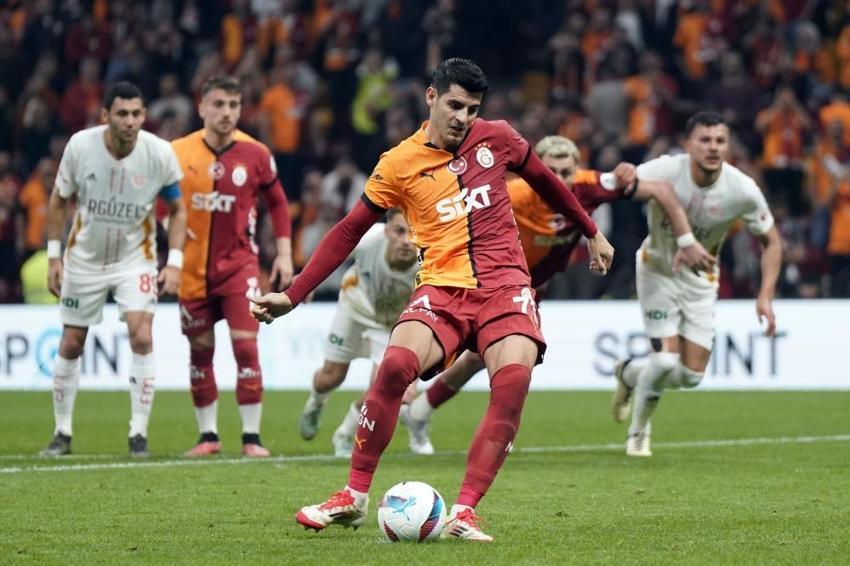 Süper Lig'de gol krallığı yarışında zirve alev aldı! Piatek, Simon Banza, En-Nesyri derken Osimhen'den bir ilk