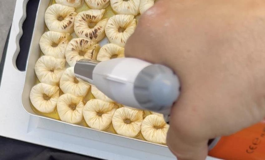 Amanos Dağları'ndan paraşütle atlayıp gökyüzünde baklava yaptılar