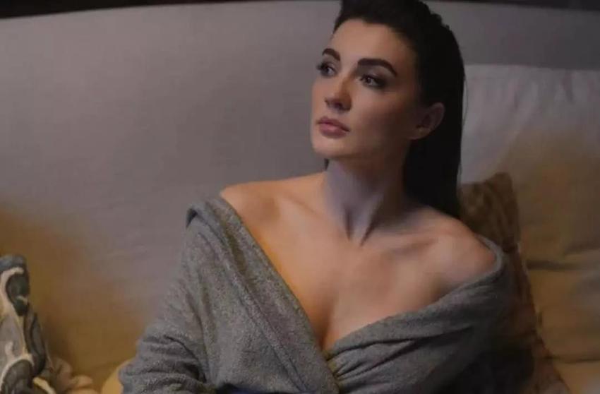 Burcu Özberk aradığı işi buldu! Partneriyle kamera karşısına geçiyor