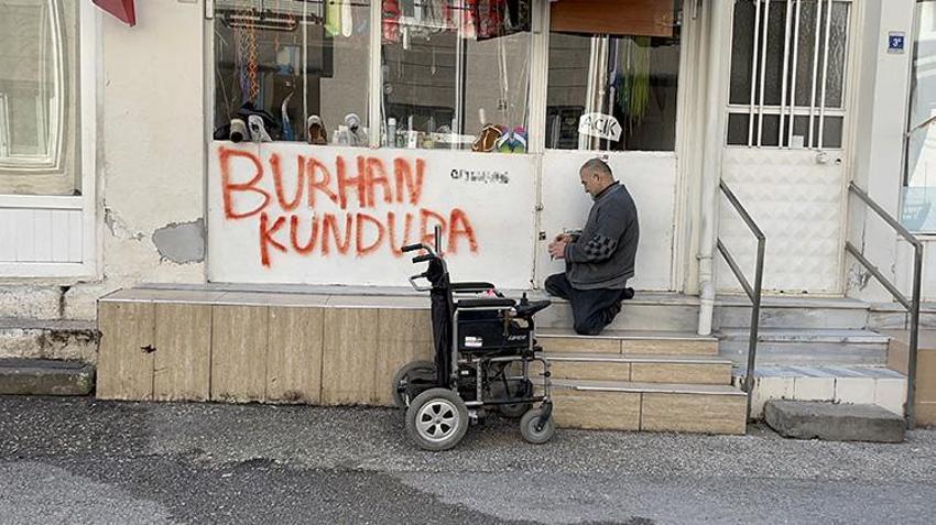 Bursa'da engelli vatandaş 30 yıldır giyemediği ayakkabıların tamirini yapıyor!