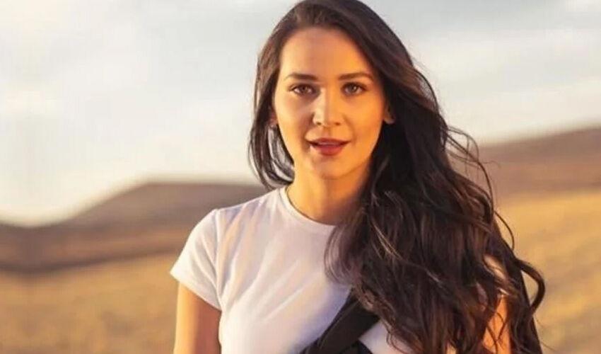 Gülsüm Ali mini elbisesiyle tam not aldı!