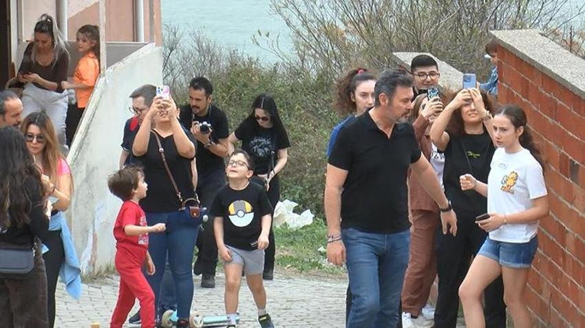 Geldiğini duyanlar köye koştu! Eskikaraağaç köyünde Yaren leylek yoğunluğu yaşanıyor