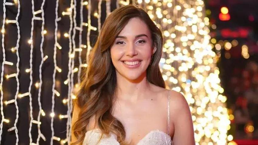 Berfu Yenenler kötü haberi sosyal medyadan duyurdu!