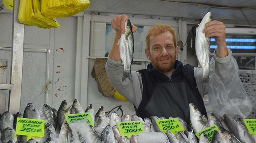 İzmir'de av yasağı başlamadan tekneler limana demir attı! İklim değişikliği ve müsilaj  balıkçılığı vurdu