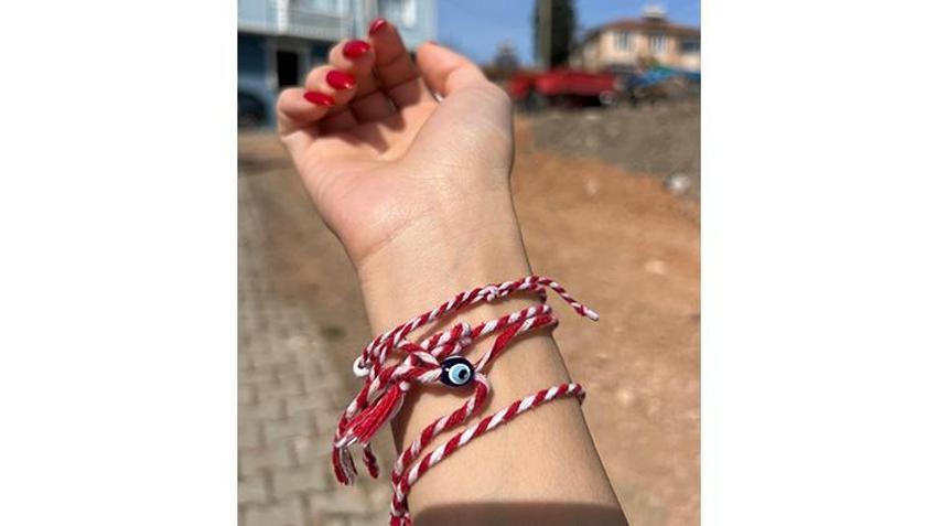 Marteniçkalar artık 'Yarençika' adını aldı! Baharın Dilekler tutuldu, marteniçkalar çiçek açan ağaçlara bağlandı