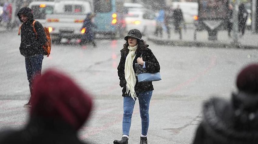 Kar yağışı İstanbul'da başladı! Meteoroloji son dakika uyardı, daha da etkili olacak, saat verildi