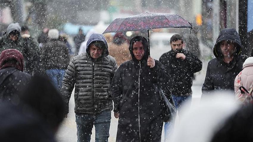 Kar yağışı İstanbul'da başladı! Meteoroloji son dakika uyardı, daha da etkili olacak, saat verildi