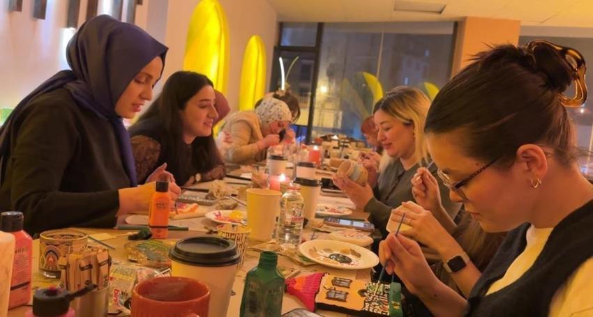 Hakkari'nin kadınları tezgaha geldi! Hünerlerini gösterdiler