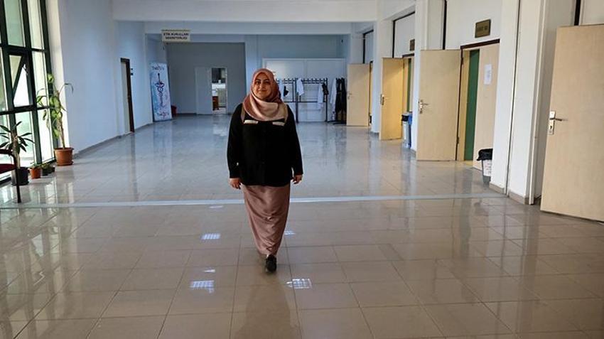 23 yıllık öğretmen doktor olmak için kolları sıvadı! Yarım kalan hayalini gerçekleştiriyor