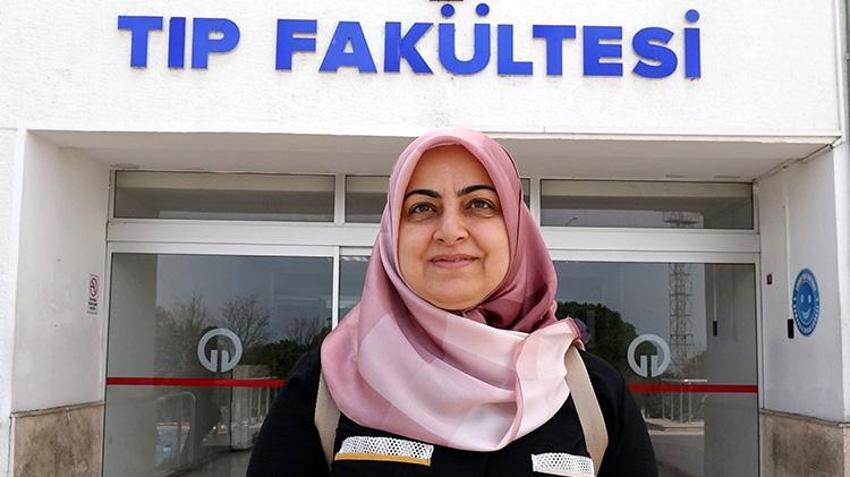 23 yıllık öğretmen doktor olmak için kolları sıvadı! Yarım kalan hayalini gerçekleştiriyor