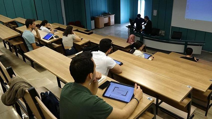 23 yıllık öğretmen doktor olmak için kolları sıvadı! Yarım kalan hayalini gerçekleştiriyor