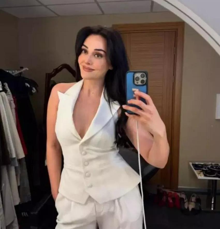 Esra Bilgiç beyazlar içinde poz verince yorum yağdı